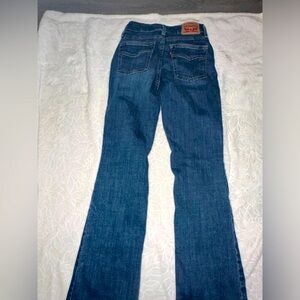 Perfect condition like new flare Levi’s!